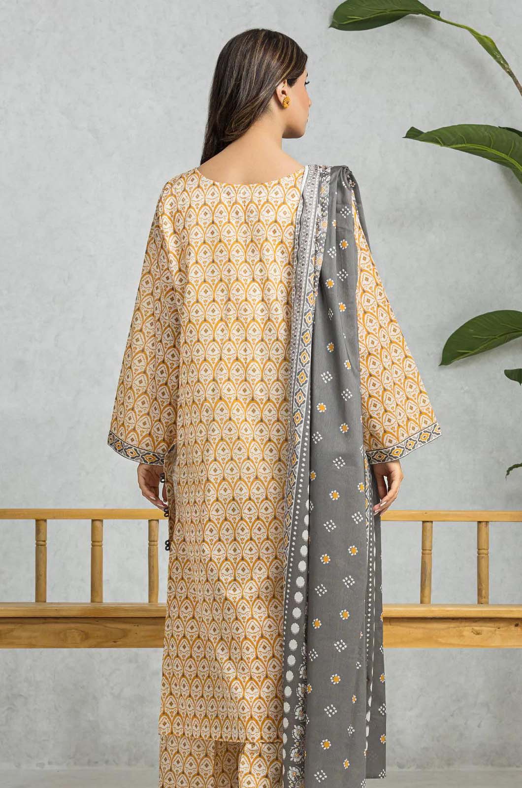 Edenrobe Original 3PC Printed Lawn Suit | 2025 Premium Collection