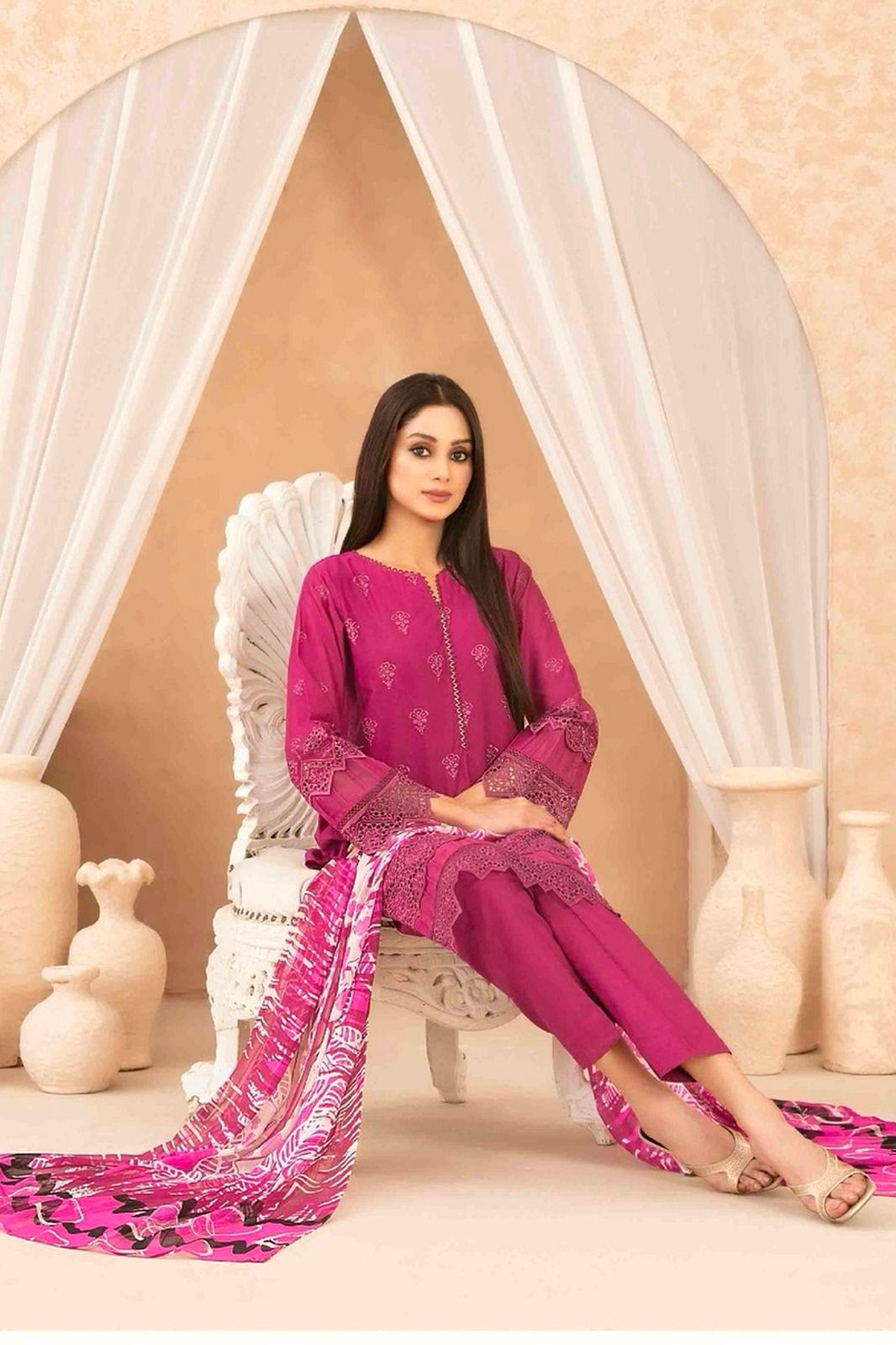 Chikankari Boring Embroidered 3Pc – Bana Dora Lawn 2025 | Jacquard Digital Dupatta